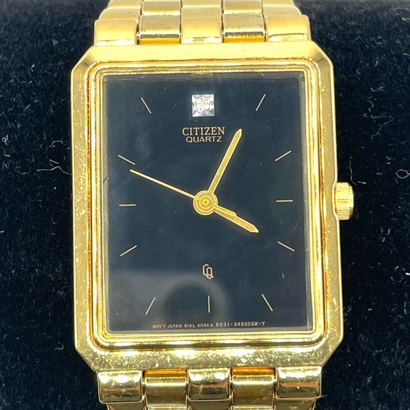 Beautiful Vintage Citizen Quartz Black Dial with Diamond on 12 O'Clock - Picture 2 of 5